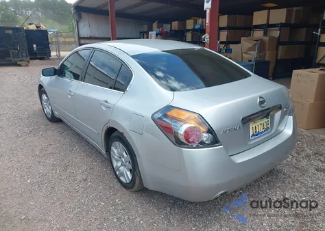 2010 Nissan Altima 2.5 S z USA, uszkodzony, nr VIN 1N4AL2AP0AC142759